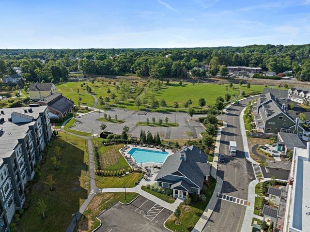 1 Revolution Way 204, Canton, MA 02021