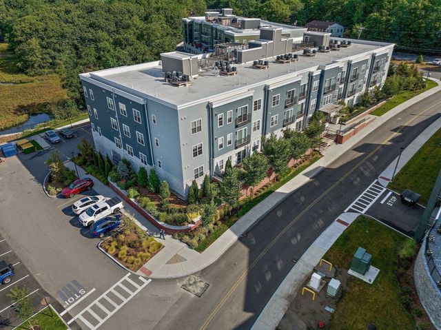1 Revolution Way 204, Canton, MA 02021