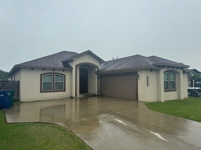 2525 Luzius Dr, Corpus Christi, TX 78418