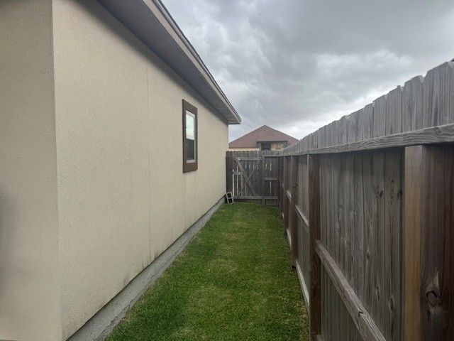2525 Luzius Dr, Corpus Christi, TX 78418