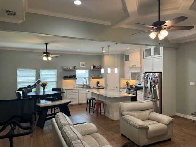 2525 Luzius Dr, Corpus Christi, TX 78418