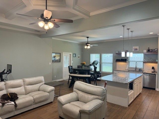 2525 Luzius Dr, Corpus Christi, TX 78418