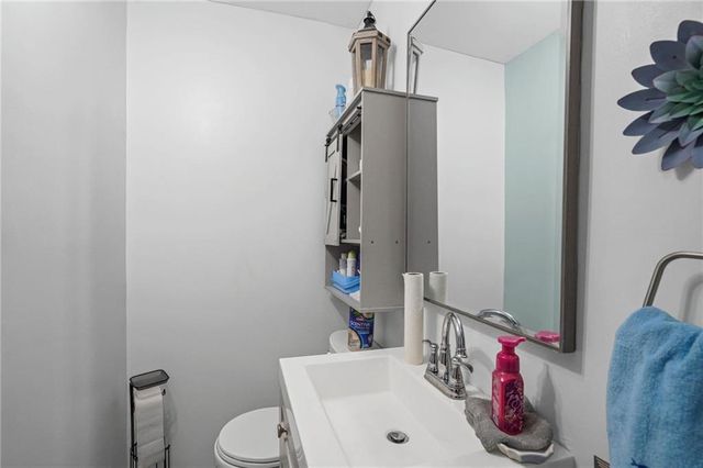 410 NE 75th Terrace, Kansas City, MO 64118