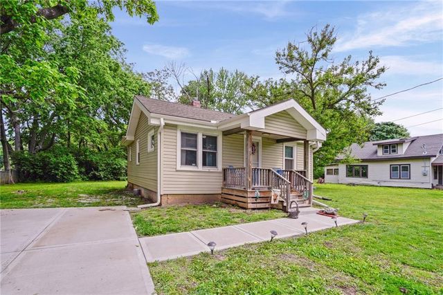 410 NE 75th Terrace, Kansas City, MO 64118