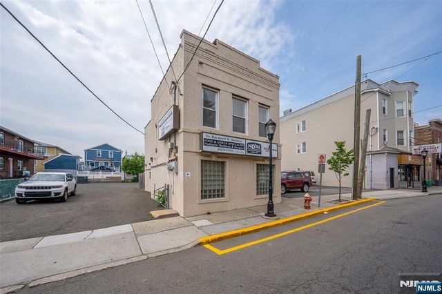 89 Anderson Avenue, Fairview, NJ 07022