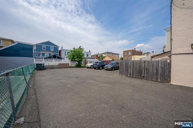 89 Anderson Avenue, Fairview, NJ 07022