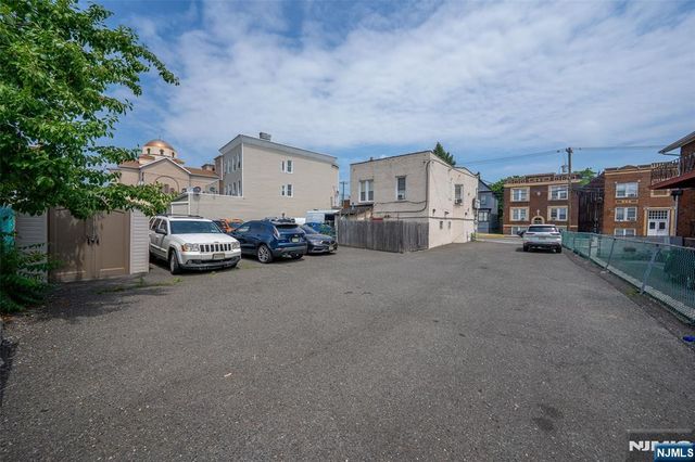89 Anderson Avenue, Fairview, NJ 07022
