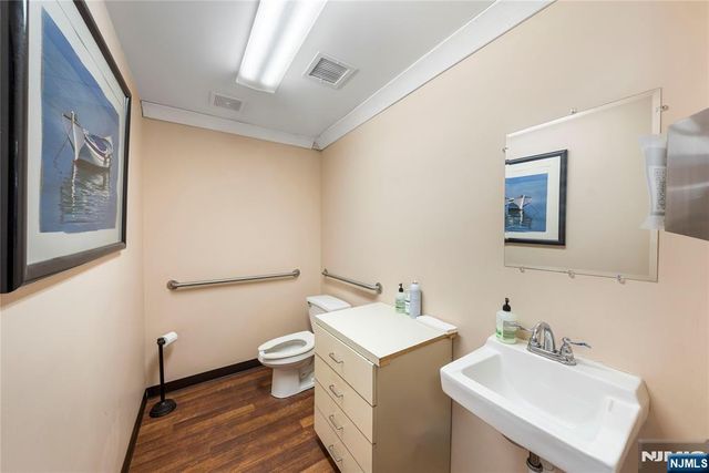 89 Anderson Avenue, Fairview, NJ 07022