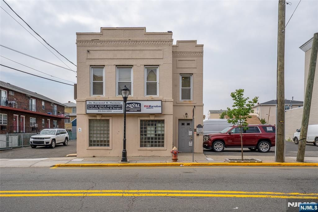 89 Anderson Avenue, Fairview, NJ 07022