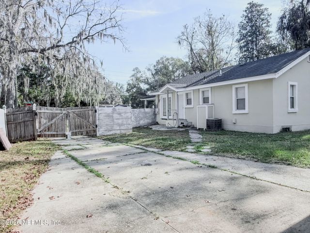 10728 OLD KINGS Road, Jacksonville, FL 32219