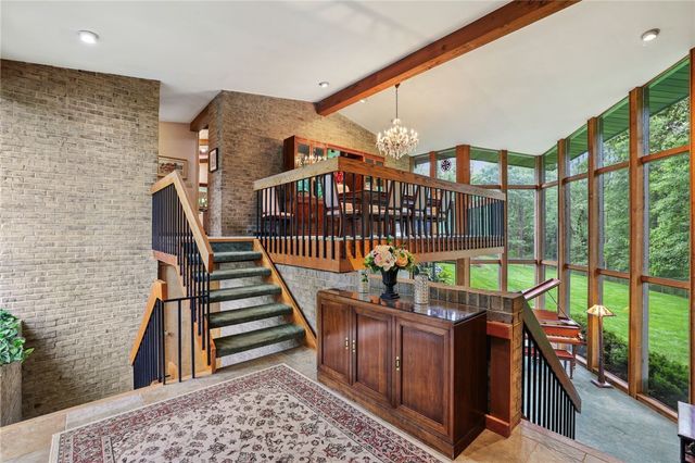 2370 MORROW ROAD, Upper St Clair, PA 15241