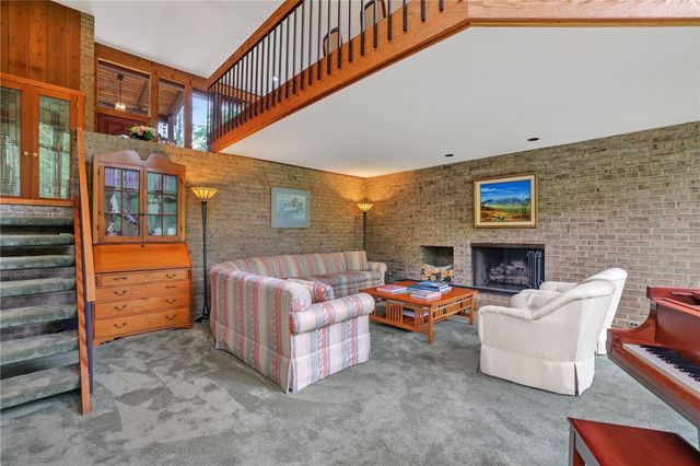 2370 MORROW ROAD, Upper St Clair, PA 15241