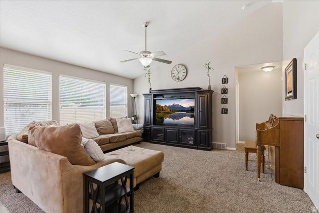 2346 N 1275 W, Clinton, UT 84015