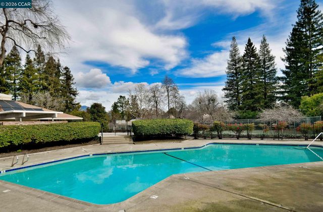 476 Sycamore Cir, Danville, CA 94526