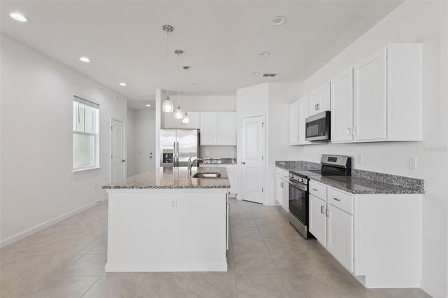 3704 WATERCLIFF CIRCLE, Grand Island, FL 32735