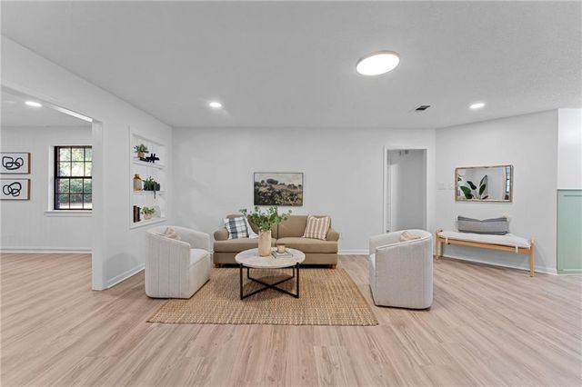 2 Lemans N Drive, Satsuma, AL 36572