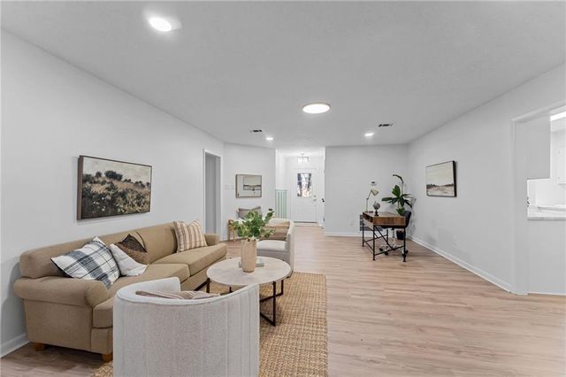 2 Lemans N Drive, Satsuma, AL 36572