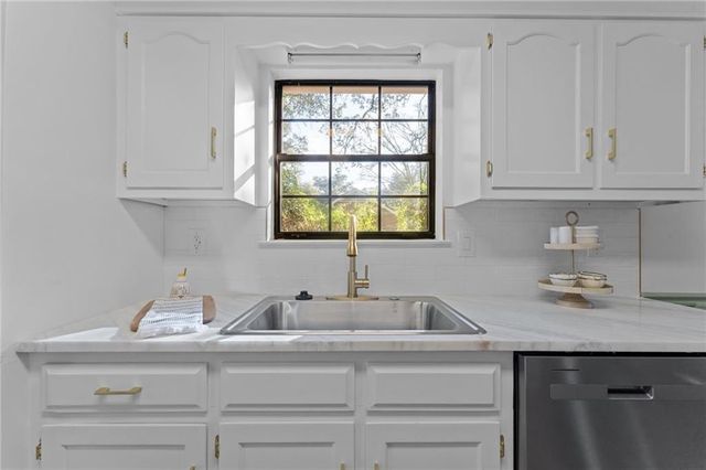 2 Lemans N Drive, Satsuma, AL 36572