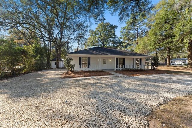 2 Lemans N Drive, Satsuma, AL 36572