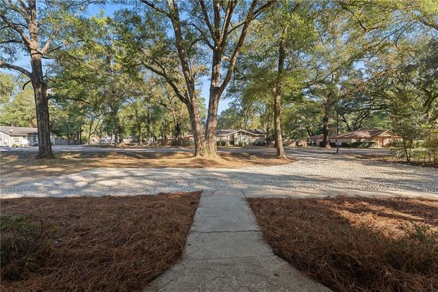 2 Lemans N Drive, Satsuma, AL 36572