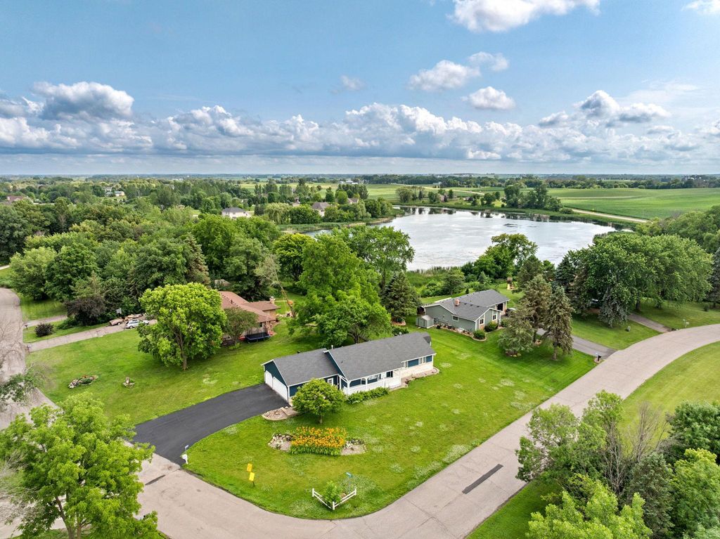 833 Tyrol Lane, Shakopee, MN 55379 — photo 2