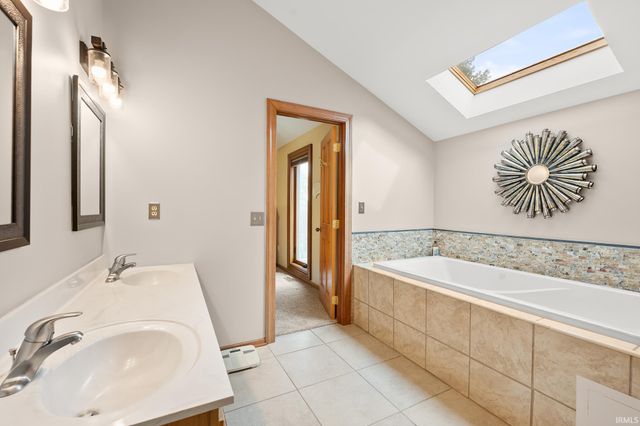 1909 Timberlake Trail, Fort Wayne, IN 46804
