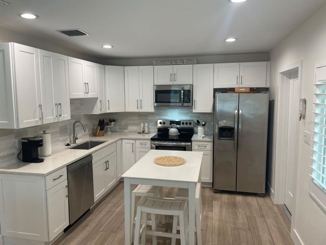 720 E GULF BOULEVARD B, Indian Rocks Beach, FL 33785