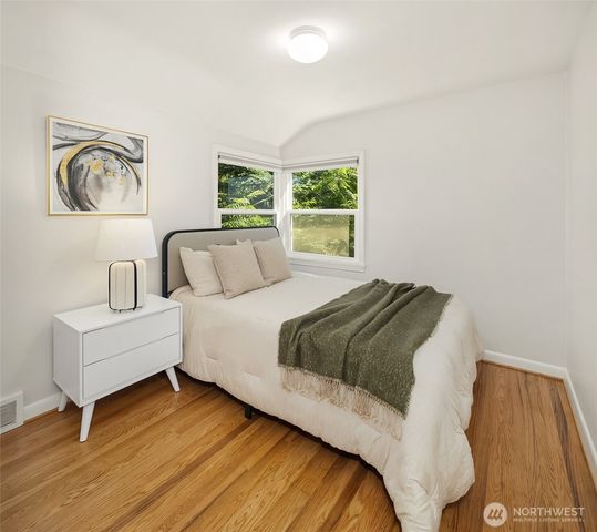 7346 19th Avenue NE, Seattle, WA 98115