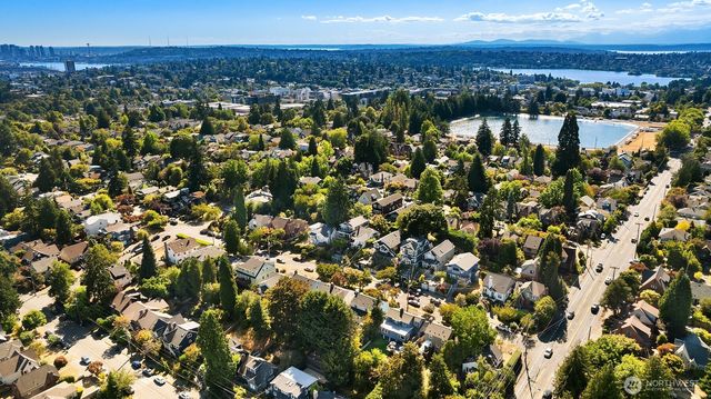 7346 19th Avenue NE, Seattle, WA 98115