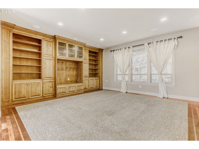 9684 Se SPYGLASS Dr, Happy Valley, OR 97086