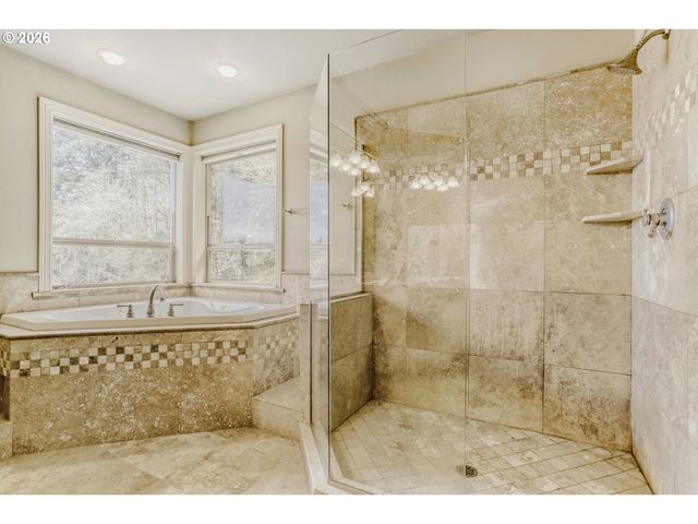 9684 Se SPYGLASS Dr, Happy Valley, OR 97086