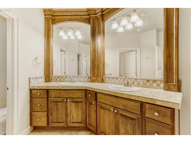 9684 Se SPYGLASS Dr, Happy Valley, OR 97086