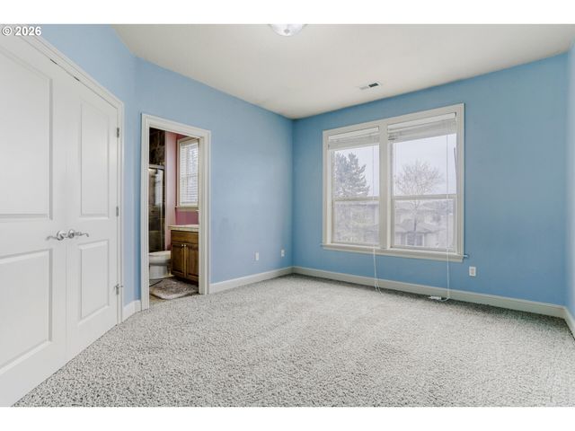 9684 Se SPYGLASS Dr, Happy Valley, OR 97086