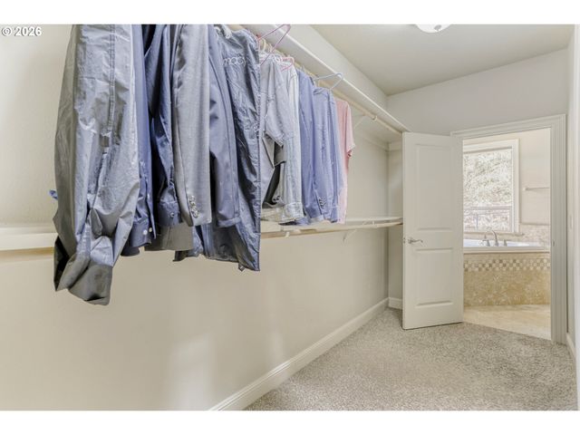 9684 Se SPYGLASS Dr, Happy Valley, OR 97086