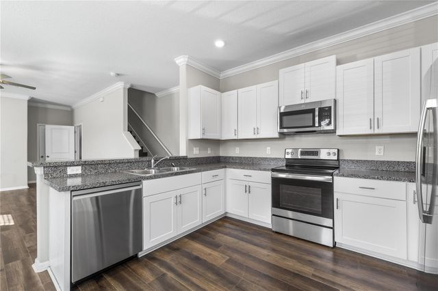 23281 WILLOW GLEN WAY, Lutz, FL 33549