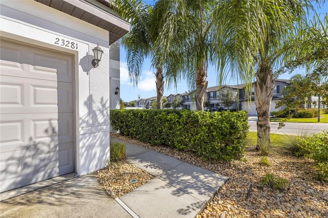 23281 WILLOW GLEN WAY, Lutz, FL 33549
