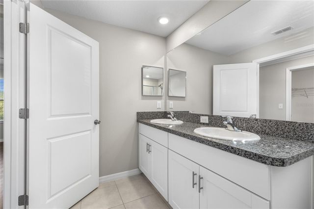 23281 WILLOW GLEN WAY, Lutz, FL 33549