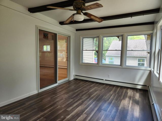 814 DOLINGTON RD, Newtown, PA 18940