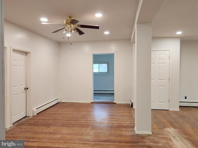 814 DOLINGTON RD, Newtown, PA 18940