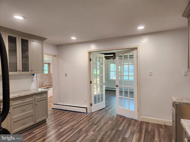 814 DOLINGTON RD, Newtown, PA 18940