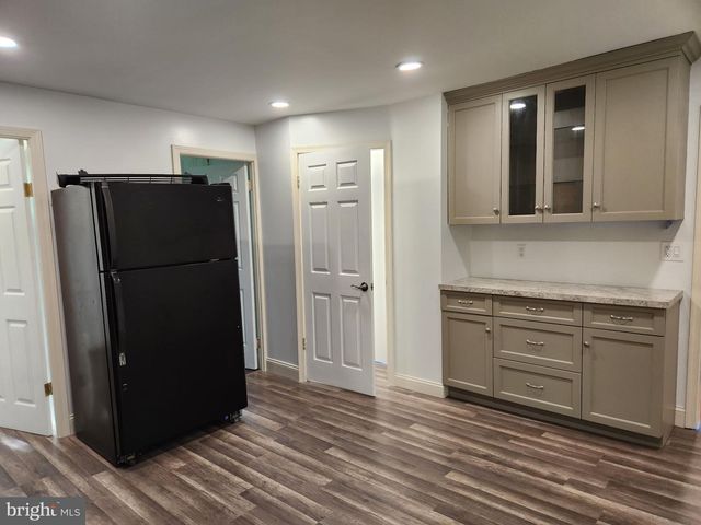 814 DOLINGTON RD, Newtown, PA 18940