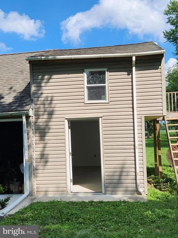 814 DOLINGTON RD, Newtown, PA 18940