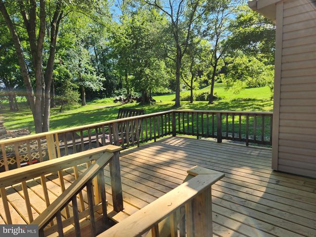 814 DOLINGTON RD, Newtown, PA 18940