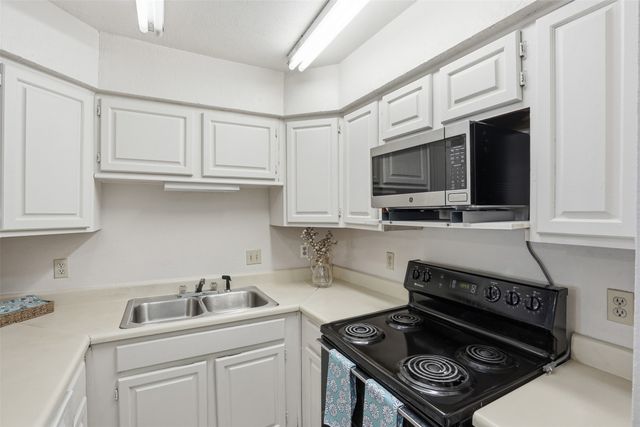 2518 Shady Ridge Drive, Bedford, TX 76021