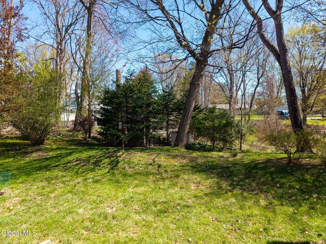 3D Tupelo Drive, Halfmoon, NY 12065