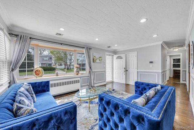 213 Hillcrest Drive, Seaford, NY 11783