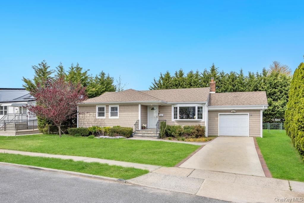 213 Hillcrest Drive, Seaford, NY 11783