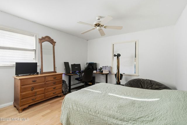 812 Mistletoe Avenue, Point Pleasant, NJ 08742