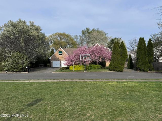 812 Mistletoe Avenue, Point Pleasant, NJ 08742