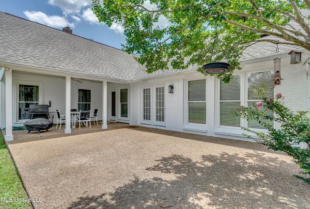 594 S Deerfield Drive, Canton, MS 39046